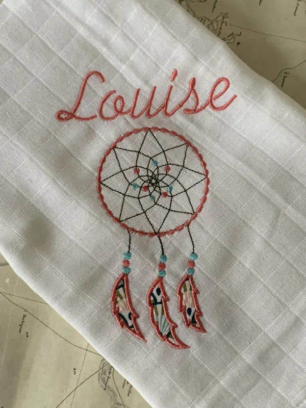 Lange brodé personnalisé – Image 4